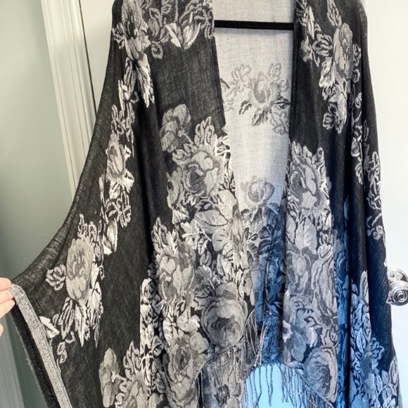 Abercrombie & Fitch Floral Fringe Poncho Coverup - Picture 4 of 5